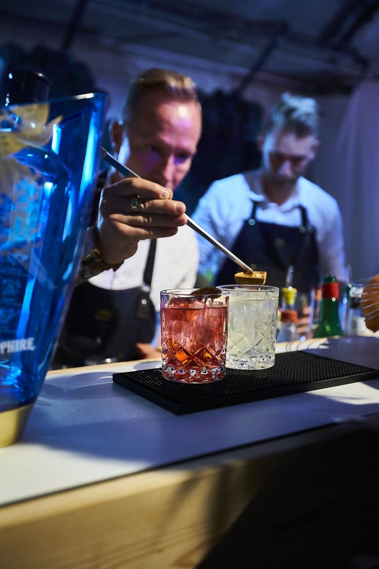 Canvas Bar brodtcast